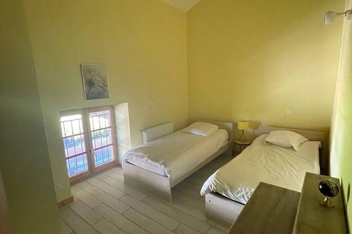 Location de vacances pour 34 personnes à Sarcey - 4