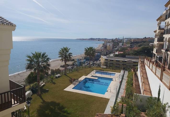 Ganze Wohnung, Apartment „Beach Town Views“ mit Meerblick, Wlan und Klimaanlage in La Capellania, Benalmádena