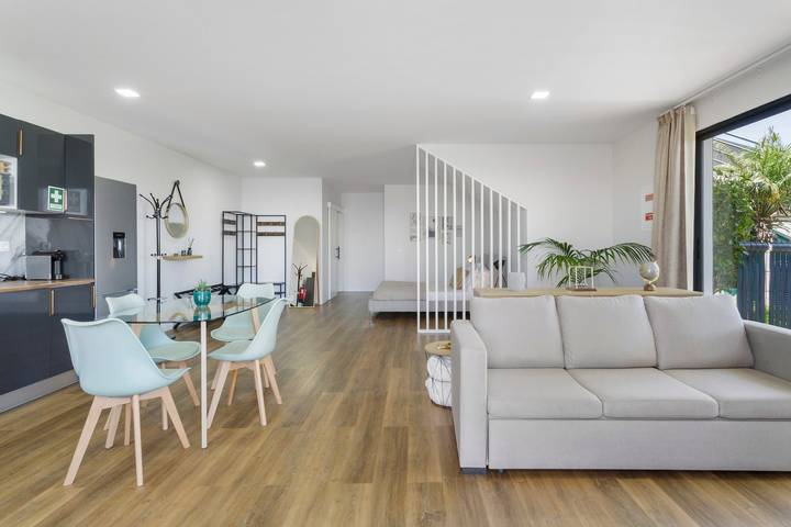 Entire apartment, Sea View, Modern Studio with Parking in Gaula, Madeira