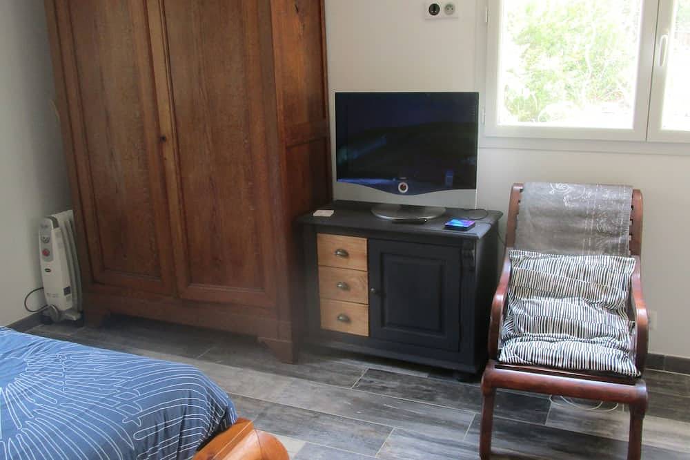 Entire apartment, Quiet and functional Studio in Roquefort-les-Pins, Cannes region
