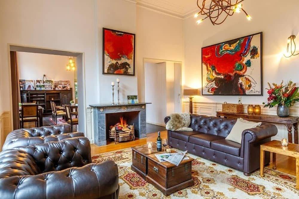 Welcoming Room with Convenient Location Near Leeuwarden Train Station in Leeuwarden, Niederländische Nordsee