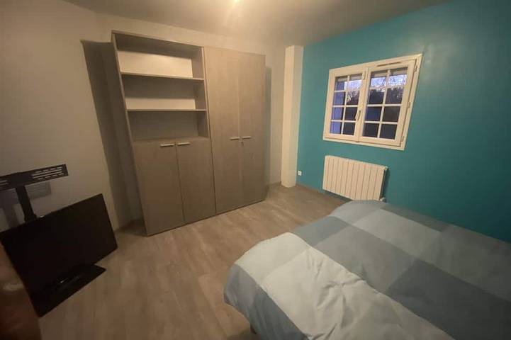 Location de vacances pour 17 personnes, avec jardin ainsi que terrasse et jacuzzi à Saint-Christophe-sur-Condé - 2