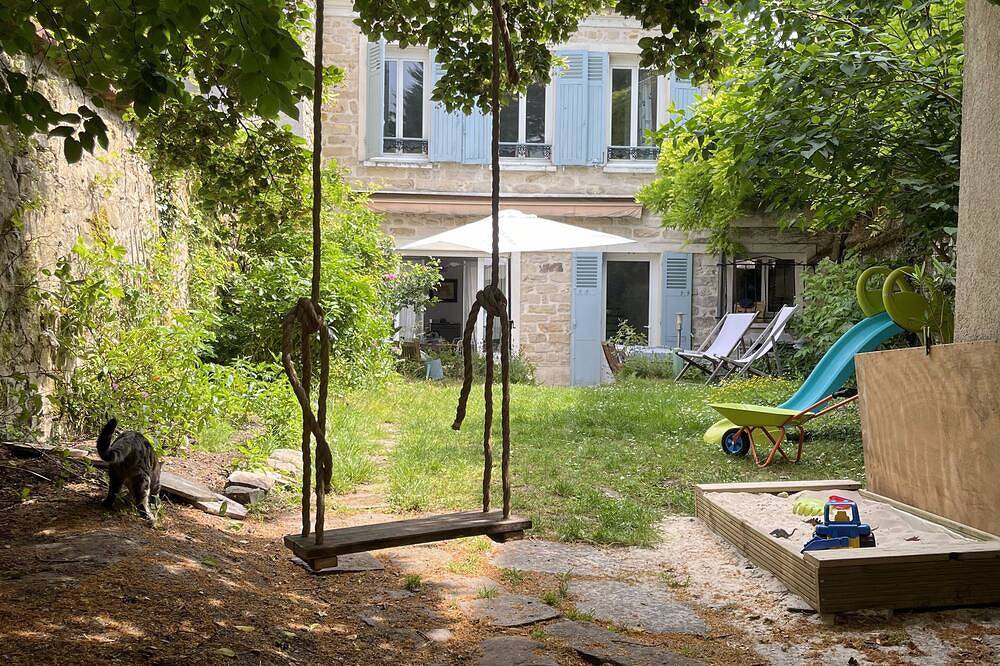 Family-friendly stopover in the heart of Fontainebleau in Fontainebleau, Seine-et-Marne