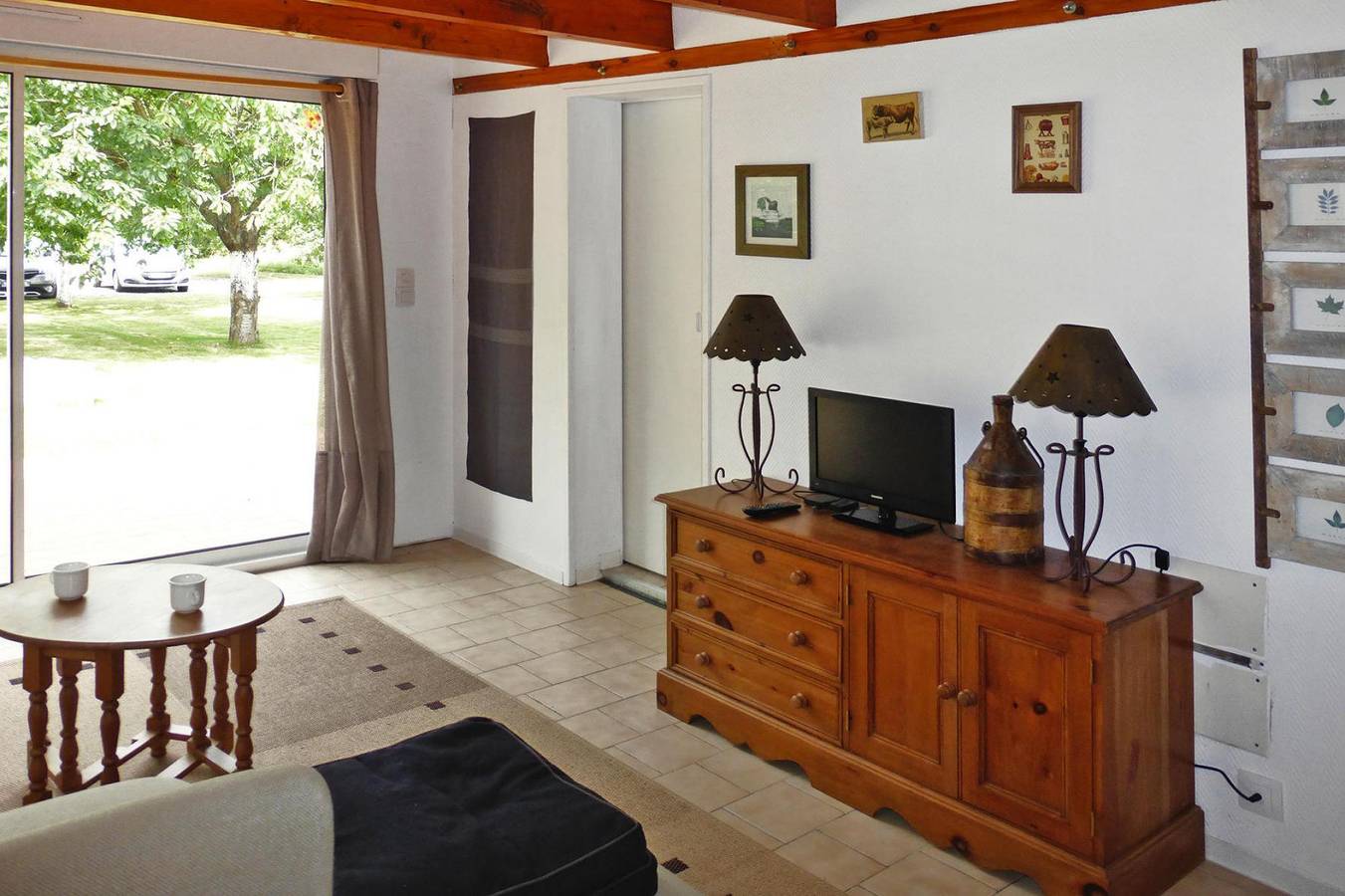 Maison et immense jardin au milieu des pommiers in Céaux, Baie du Mont-Saint-Michel