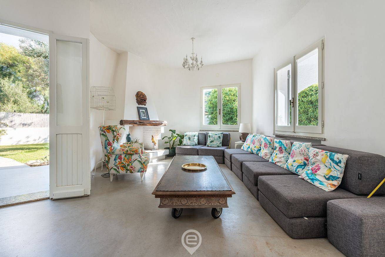 Villa für 8 Personen mit Garten in Porto Columbu, Sarroch