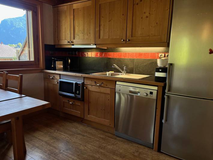 Ganze Wohnung, Komfortable Wohnung in Zentrumsnähe mit Balkon und Parkplatz in Samoëns, Region Bonneville