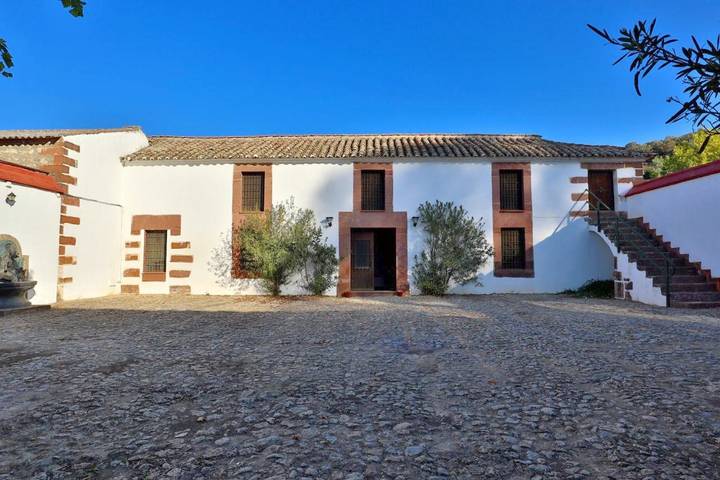 Chalet para 2 personas, con piscina además de jardín y vistas, Se admiten mascotas en Córdoba - 2