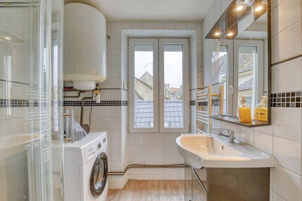 Ganze Wohnung, Apartment-Eigenes Badezimmer-Apartment in Louvres, Val-d'Oise
