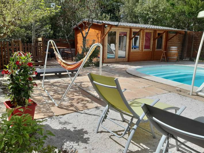 Gîte pour 4 personnes, avec Terrasse ainsi que Jardin et Piscine à Clermont-l'Hérault