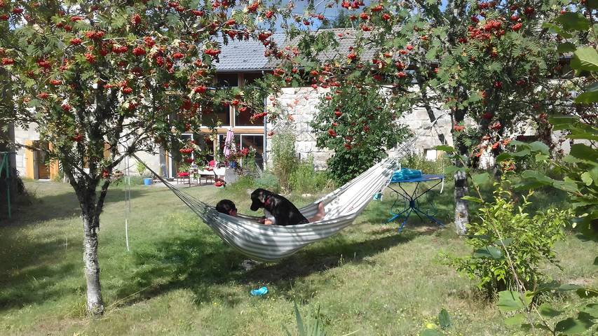 Ferienhaus „Gîte de Charrey“ mit privater Terrasse, Garten und Wlan in Le Chambon-sur-Lignon, Mézenc