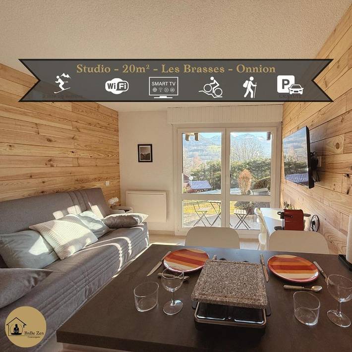 Gîte pour 2 personnes, avec jardin ainsi que vue et terrasse à Onnion