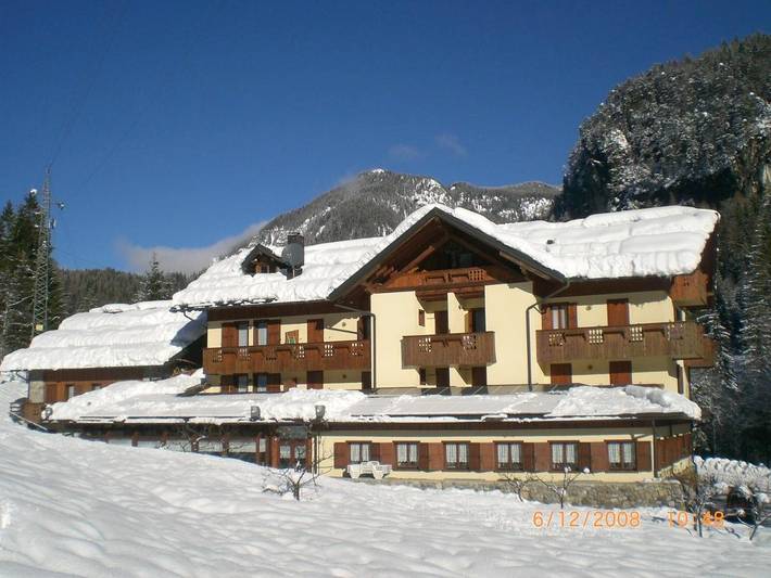 Hôtel pour 2 personnes, avec vue ainsi que jardin et sauna, animaux acceptés à Forni di Sopra - 3