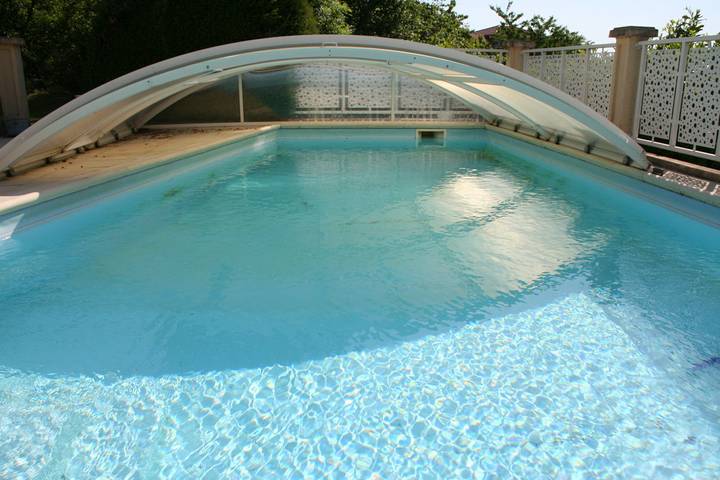 Villa pour 8 personnes, avec piscine ainsi que jardin et terrasse, animaux acceptés dans Massif central - 2