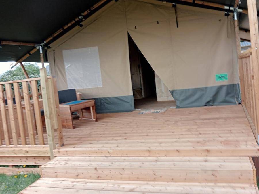 Camping Ushuaïa Villages - Les Pommiers Pays d'Auge - Tienda de lona y madera 4 personas - Woody 25 Confort Tienda Safari Lodge in Saint-Pierre-de-Cormeilles, Región de Bernay