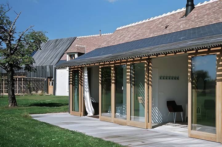 Location de vacances pour 2 personnes, avec piscine et jardin à Ambillou