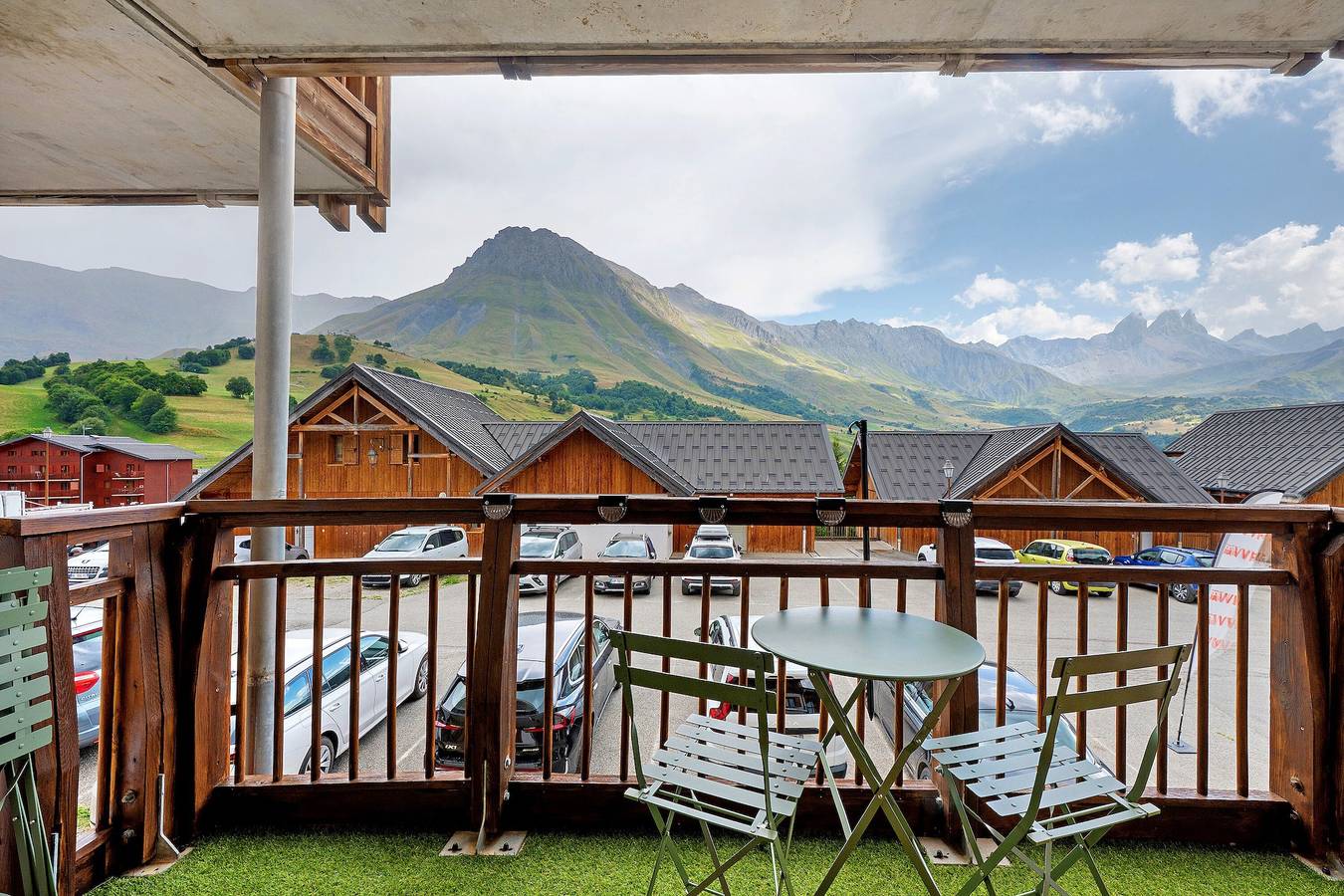 Ganze Wohnung, Appartement „Albiez“ mit Bergblick und Balkon in Col du Mollard, Albiez-Montrond