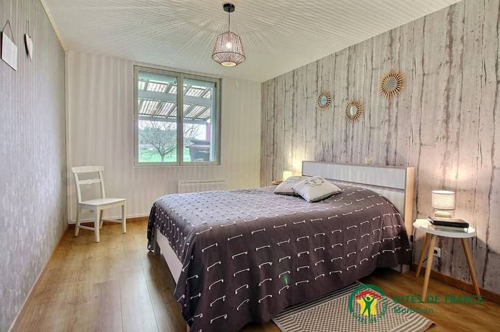 Location de vacances pour 7 personnes, avec piscine ainsi que terrasse et jardin à Péaule - 2