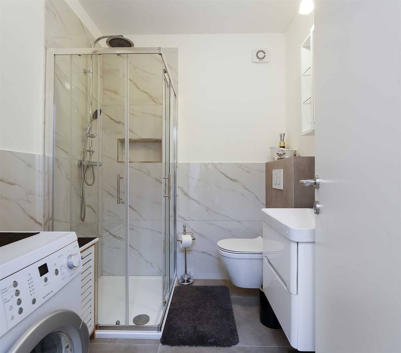 Ganze Wohnung, Gemütlicher Kurzurlaub für Paare: Apartment mit 1 Schlafzimmer und 1 Bad und Parkplatz in Sisan, Südküste Istrien