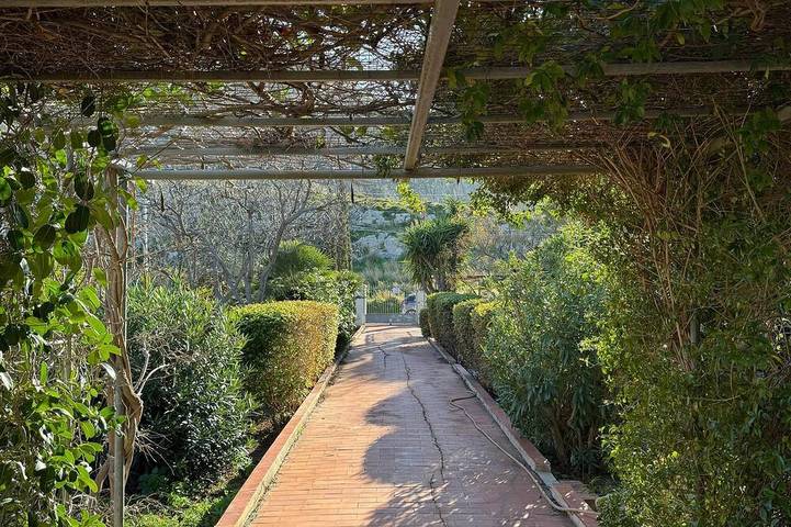 Panoramic villa surrounded by greenery with private access to the sea in Tonnara di Bonagia, Erice