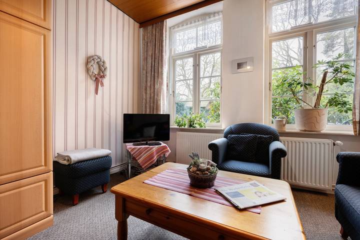 Ganzes Studio, 'Kleine Ferienwohnung' mit gemeinsamer Terrasse, gemeinsamem Garten und Wi-Fi in Leck, Grünes Binnenland