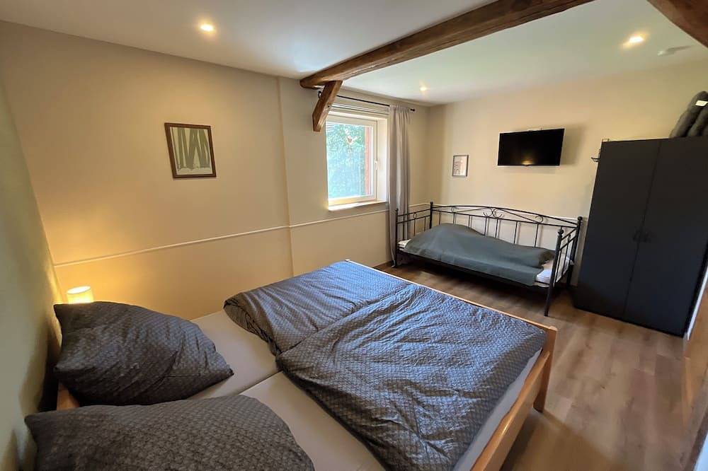 Ferienhaus Schwalmblick renoviertes  Fachwerkhaus im Grünen direkt am Radweg 4 in Schwalmstadt, Schwalm-Eder-Kreis