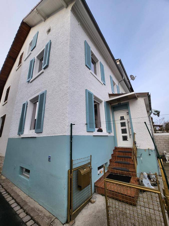 Ferienwohnung für 2 Personen, mit Ausblick und Garten in Lörrach