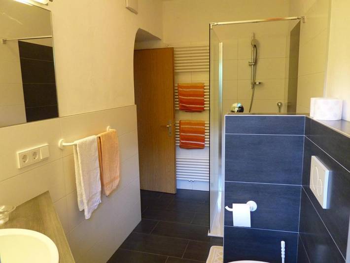 Ferienwohnung für 2 Personen, mit Balkon und Terrasse sowie Garten in Latsch - 2