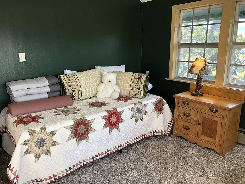 Quartz Point Ranch: 20 beautiful acres to roam! in Arapaho and Roosevelt National Forests