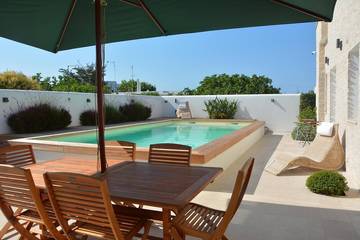 Villa pour 6 personnes, avec jardin ainsi que jacuzzi et terrasse à Bari