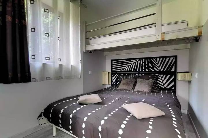 Chambre d’hôte pour 3 personnes, avec jardin et piscine dans l' Aveyron