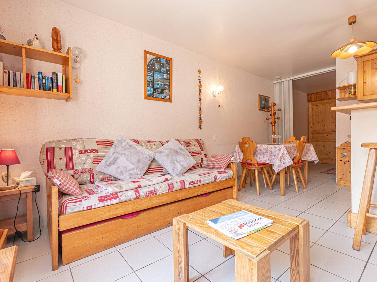 Entire apartment, Quiet apartment with terrace, near slopes, pets allowed in Aussois, Saint-Jean-de-Maurienne region
