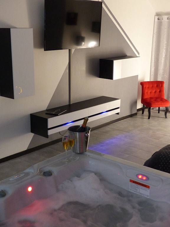 Appartement entier, Appartement cosy avec Spa privatif in Auterive, Lauragais