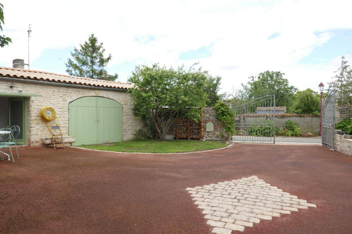 Gîte le Romarin in Courçon, Région de La Rochelle