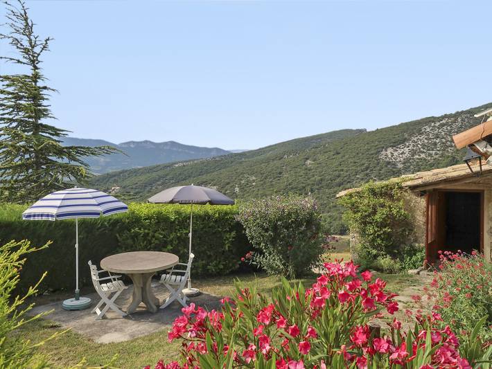 Maison de vacances pour 4 personnes, avec terrasse ainsi que jardin et vue à Roche-Saint-Secret-Béconne