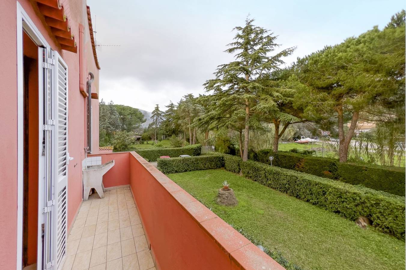 Apartamento vacacional entero, Apartamento de vacaciones para 4 personas con balcón in Cala di Mola, Naregno