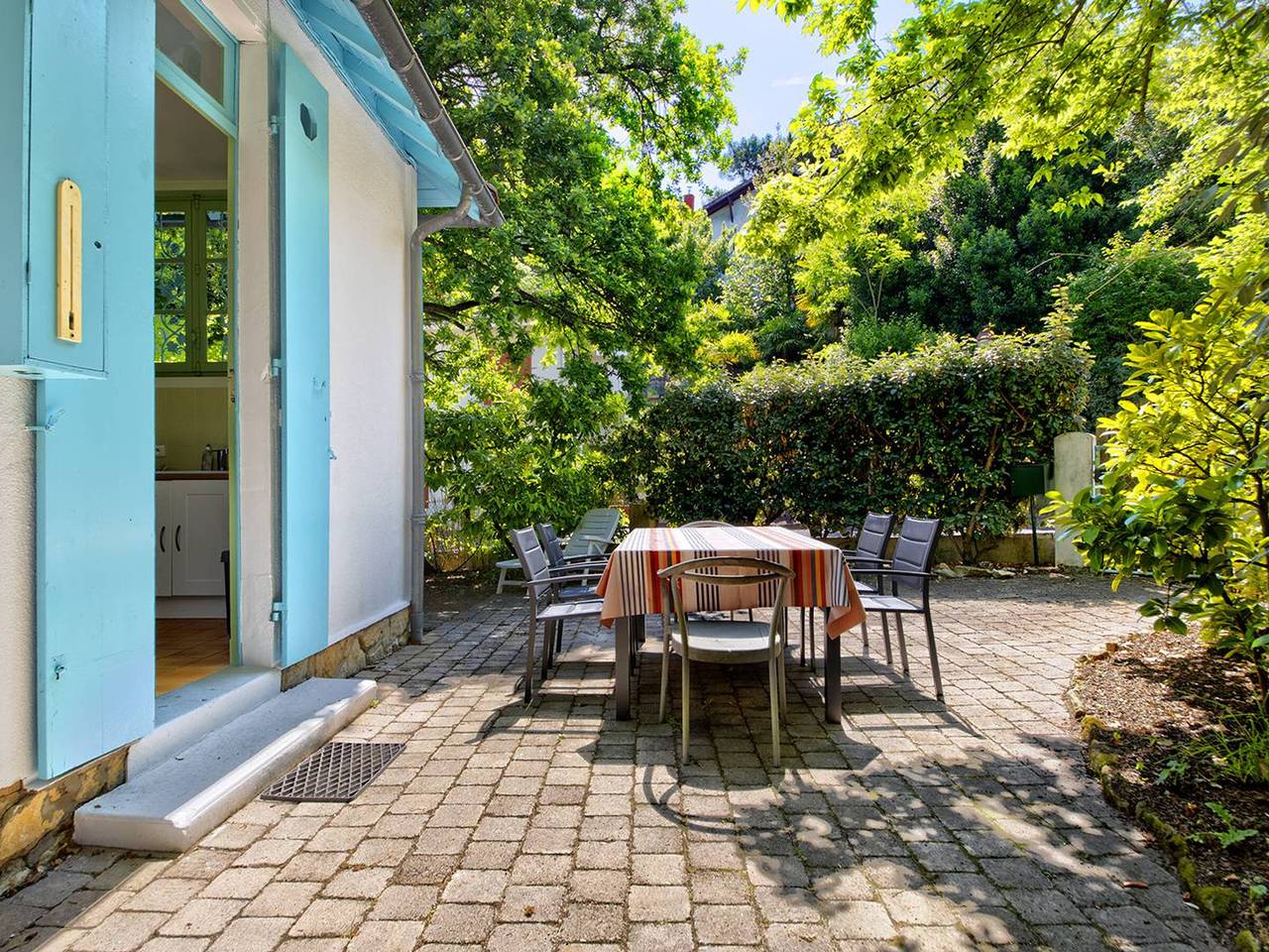 Spacious Villa in Arcachon: Garden, Terrace, Close to Beach & Town, Pet-Friendly, Sleeps 12 in Arcachon, Arcachon region
