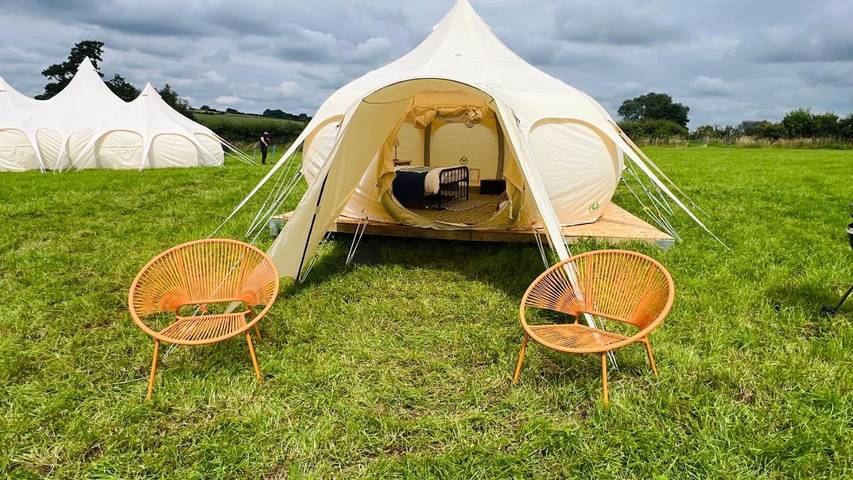 Glamping for 10 people, with View in Staffordshire