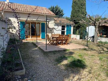 Gîte pour 6 personnes, avec piscine et jardin à Aureille