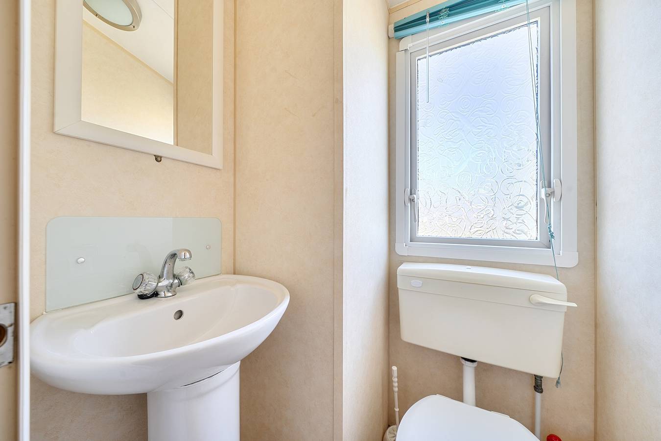 3 Bed Caravan - Sleeps 8 - Pets - Garden - Parking in Roos, Östliches Yorkshire