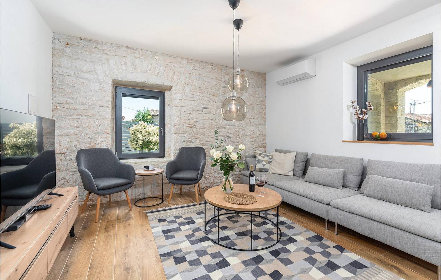 Holiday home for 8 people with sauna in Svetvinčenat, Central Istria