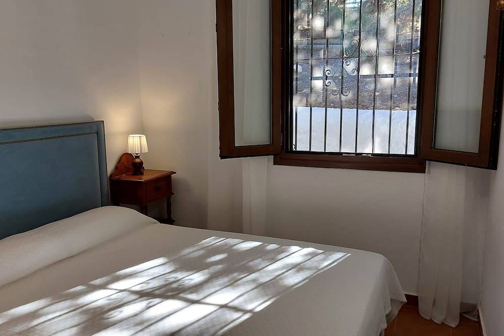 Andalusisches Haus in Malaga, Wifi, Terrasse, Garten, Schwimmbad Bbq Klimaanlage in Málaga (Este), Malaga