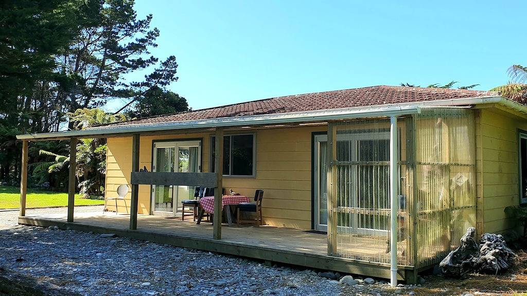 Cameron's Beach Front in Greymouth, West Coast (Neuseeland)