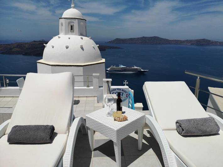 Maison d’hôte pour 2 personnes, avec terrasse à Thera