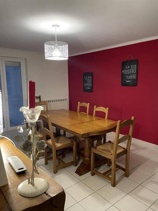 Location de vacances pour 8 personnes, avec vue et terrasse, animaux acceptés à Saint-Vallier (Saône-et-Loire) - 3