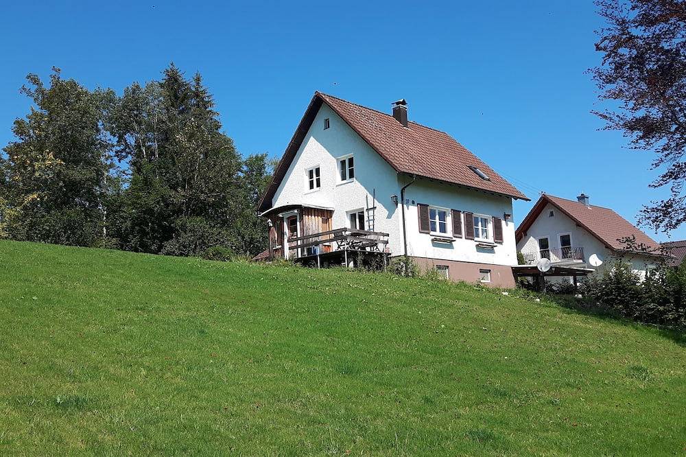 Neu renoviertes Einfamilienhaus mit großem Garten, ideal für Familien in Isny im Allgäu, Region Bodensee-Oberschwaben