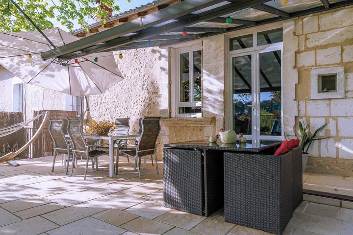 Maison de vacances 'Villa "Maeltri"' avec piscine privée, Wi-Fi et climatisation in Léguillac-de-l'Auche, Périgord Blanc