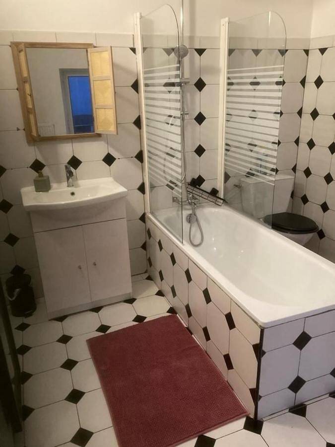 One-Bedroom House in Gençay, Vienne (France)