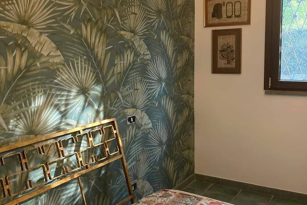 Charming villa near Rome, accommodation 2 in Albano Laziale, Parco Regionale dei Castelli Romani