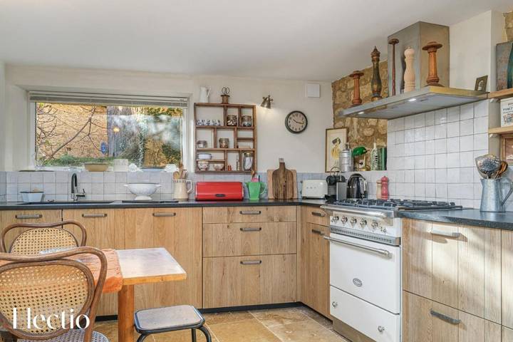 Location de vacances pour 8 personnes, avec jardin et terrasse à Vaugines - 4