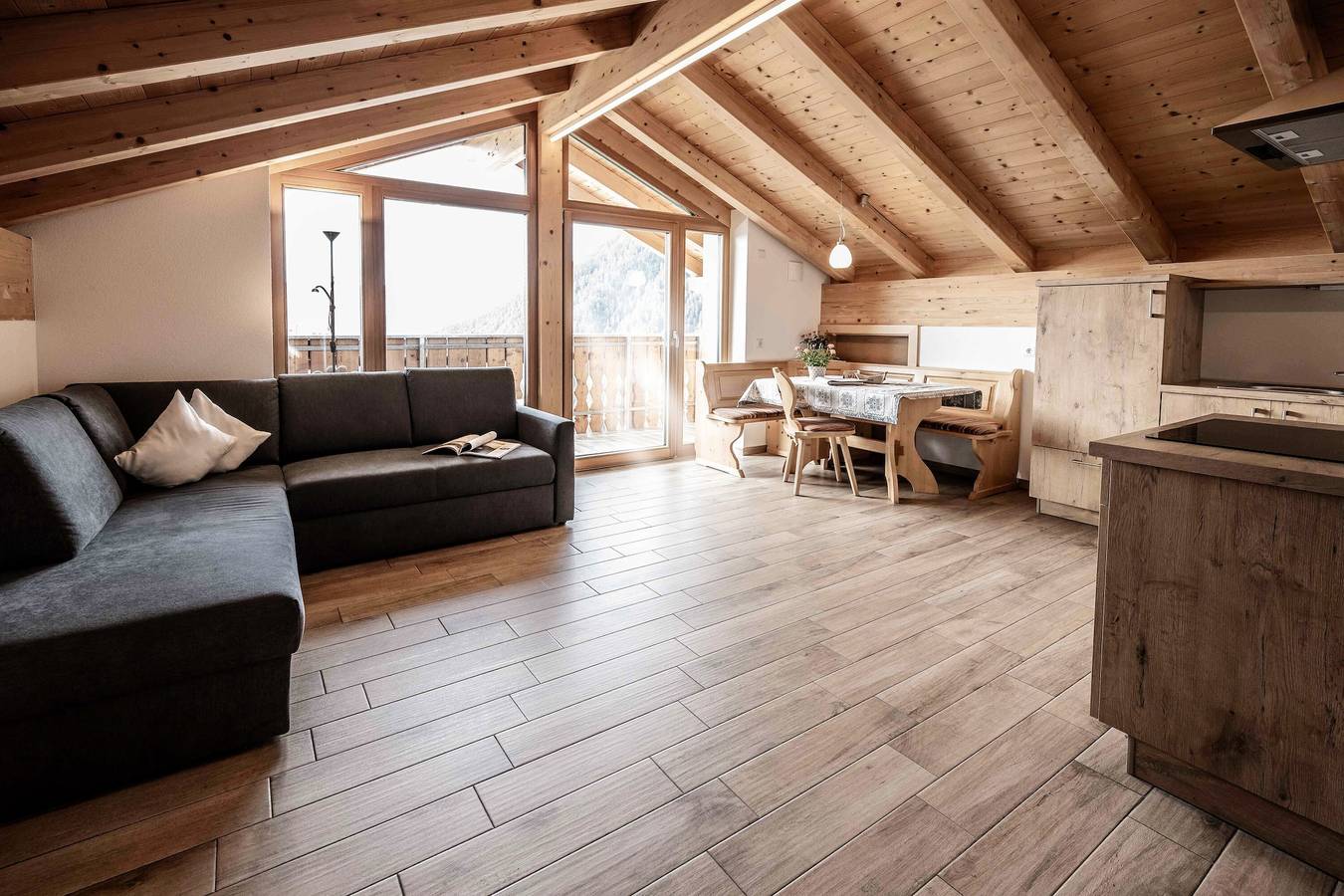 Appartamento intero, Appartamento "Oberhof Panorama" con vista sulle montagne, balcone e Wi-Fi in Vallarga, Vandoies